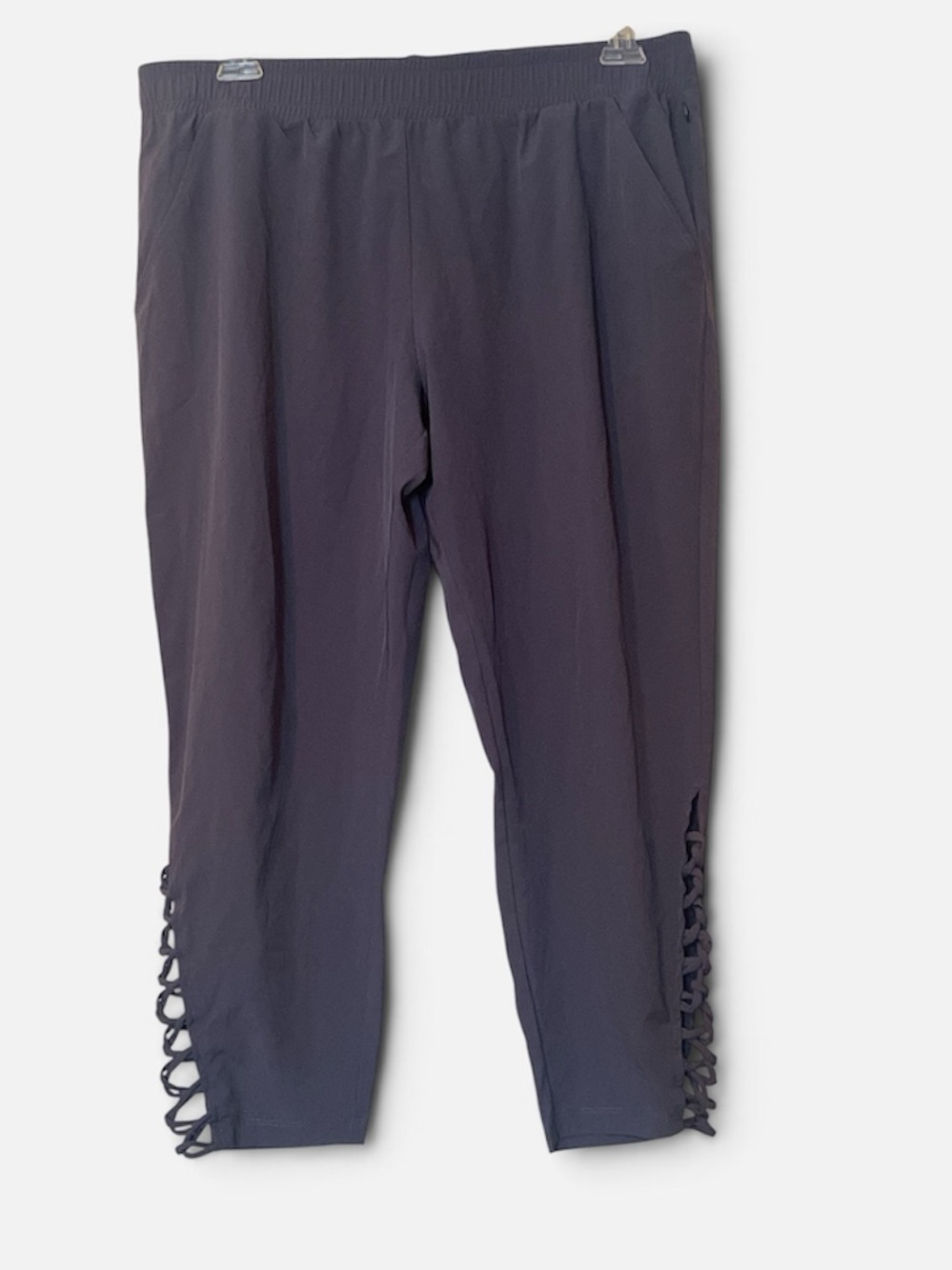 Fabletics Grey Elastic Waist Capri Pants
